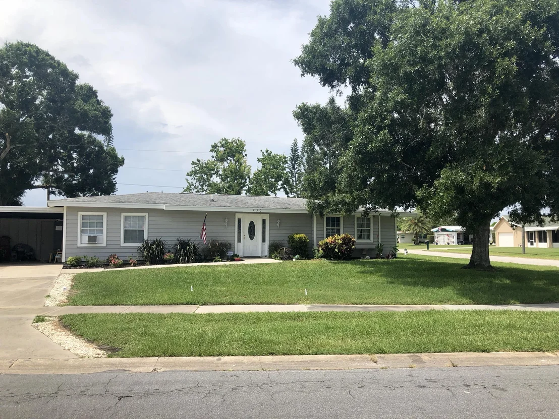 Photo of 730 Bianca Drive NE