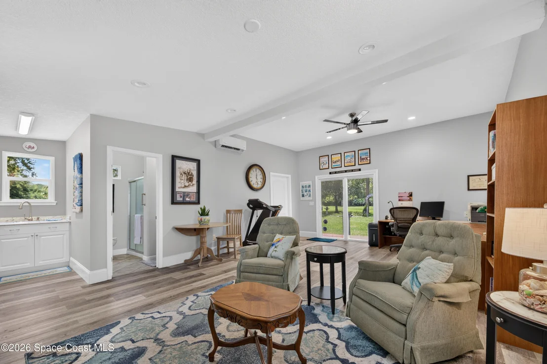 Photo of 5365 Pine Street