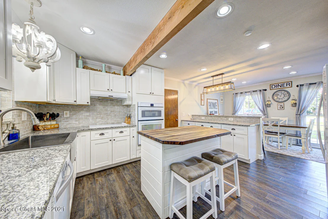 Photo of 200 Saldon Lane