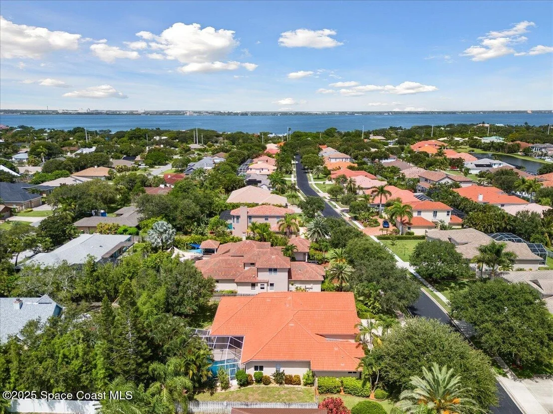 Photo of 327 Southampton Drive
