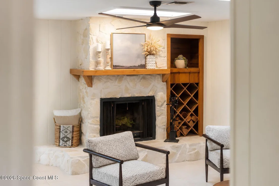 Photo of 496 N River Oaks Drive