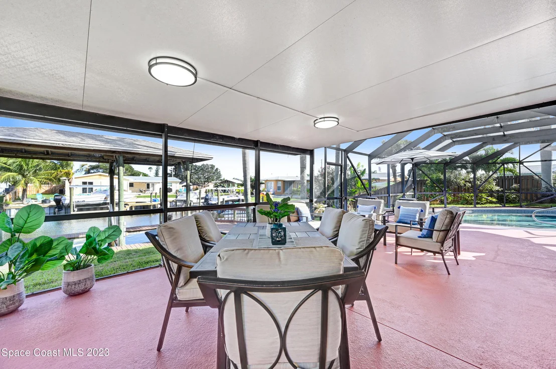 Photo of 405 Thrush Drive
