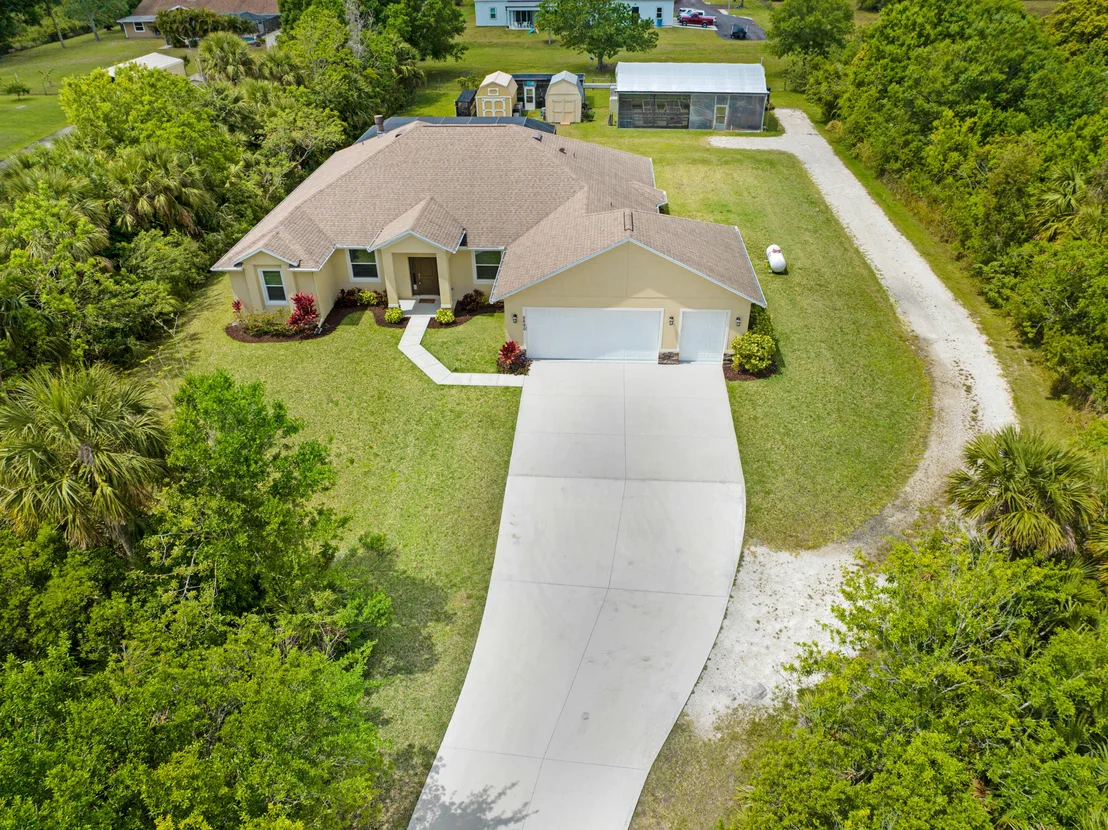 Photo of 2690 Weber Road