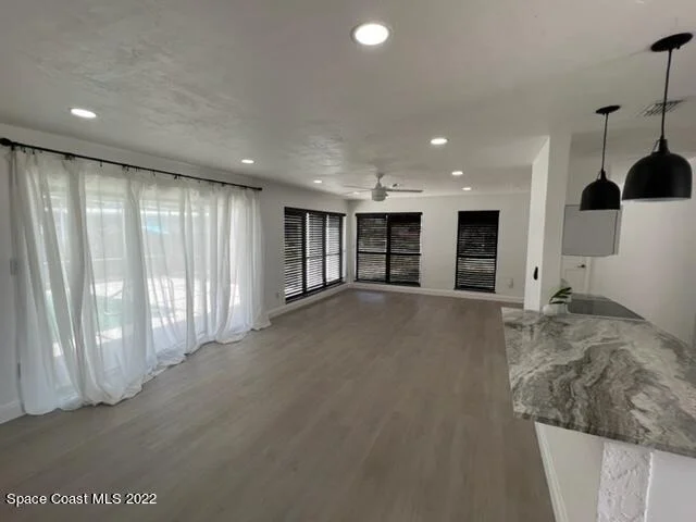 Photo of 865 Bianca Drive NE