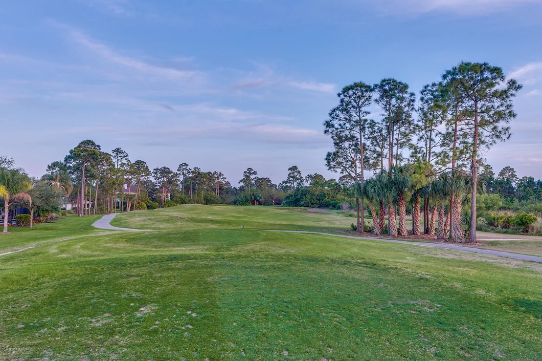 Photo of 2118 Windbrook Drive SE