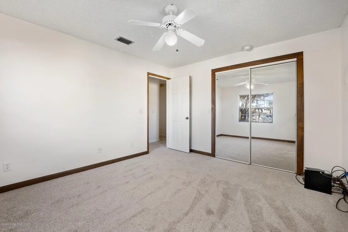 Photo of 447 Riverview Lane