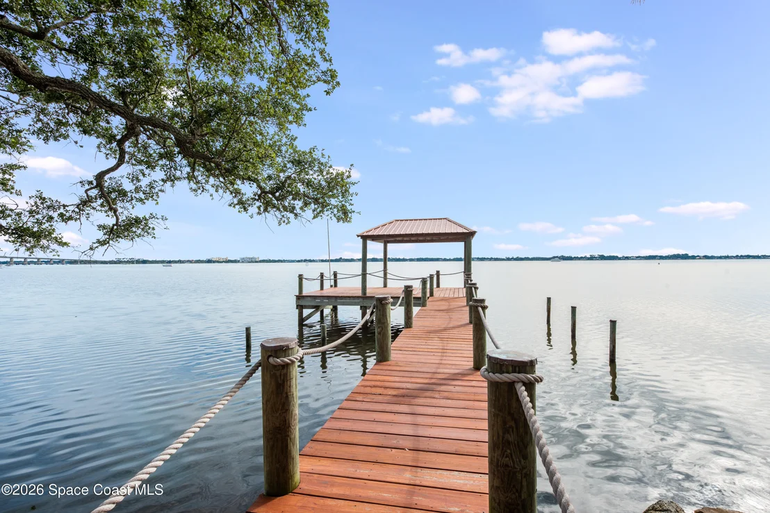 Photo of 555 Rockledge Drive