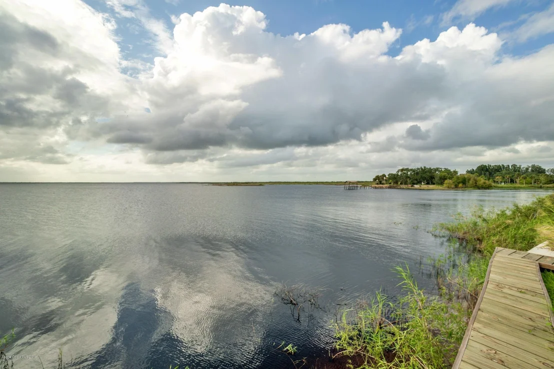 Photo of 818 Heron Road