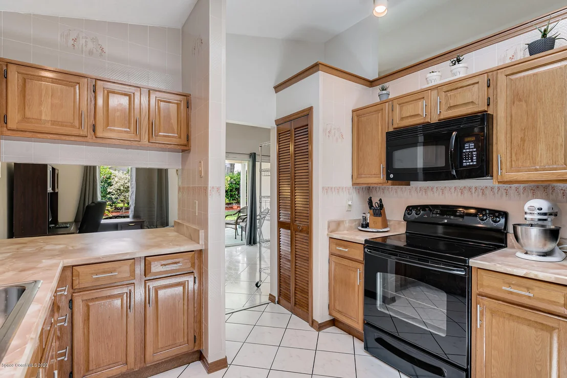 Photo of 950 Cross Lake Drive