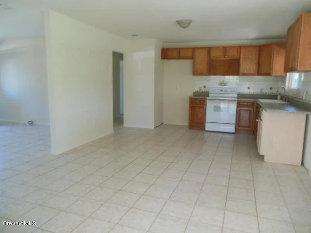 Photo of 1401 NE Mariposa Drive