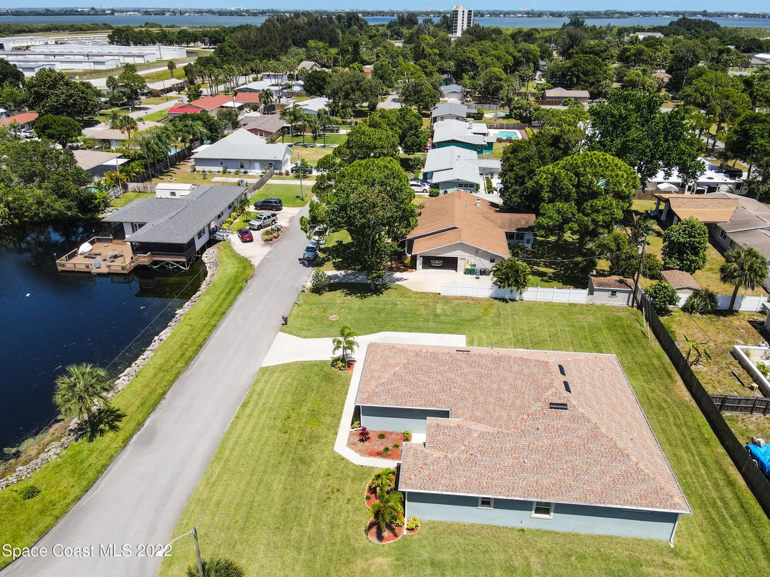 Photo of 335 Pine Boulevard
