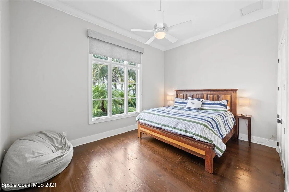 Photo of 2780 N Riverside Drive