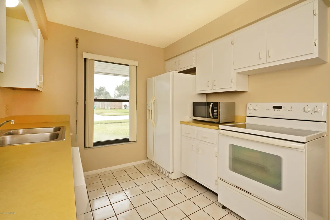 Photo of 2880 Lancaster Road