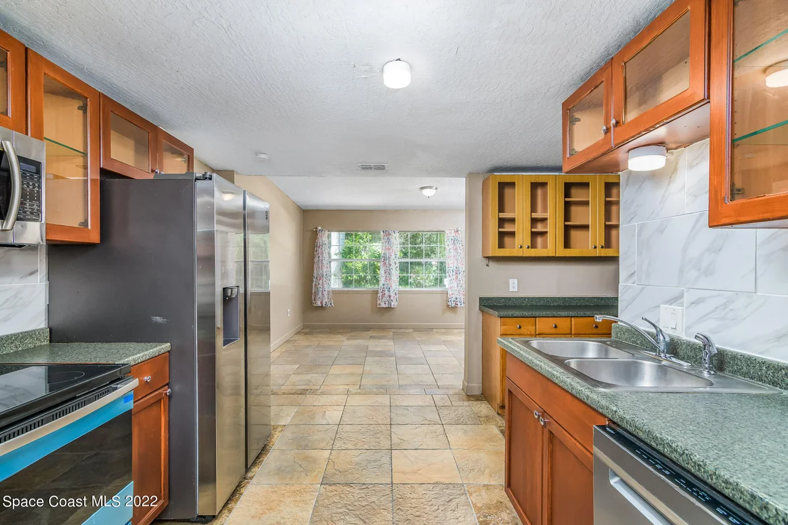 Photo of 1861 Trimble Road