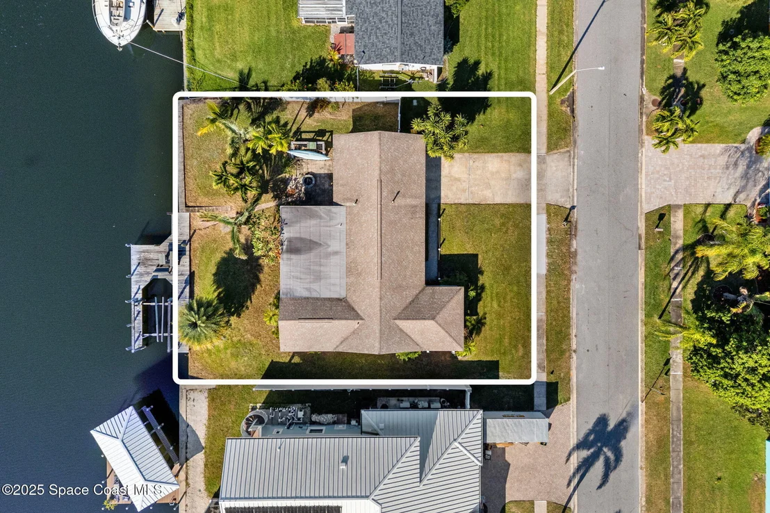 Photo of 406 Thrush Drive