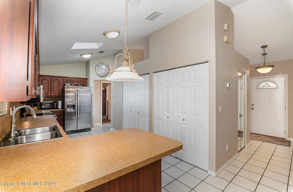 Photo of 5280 Devon Street