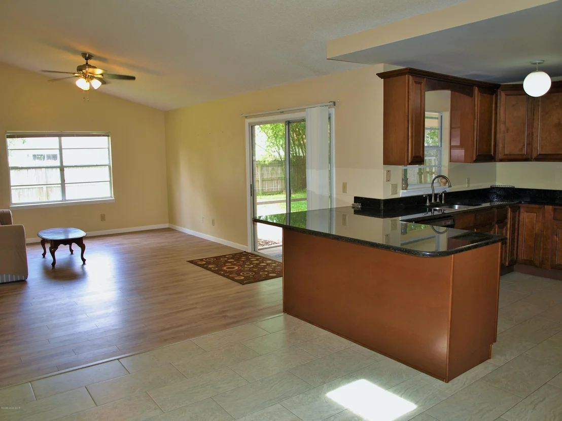 Photo of 164 Oak Lake Road
