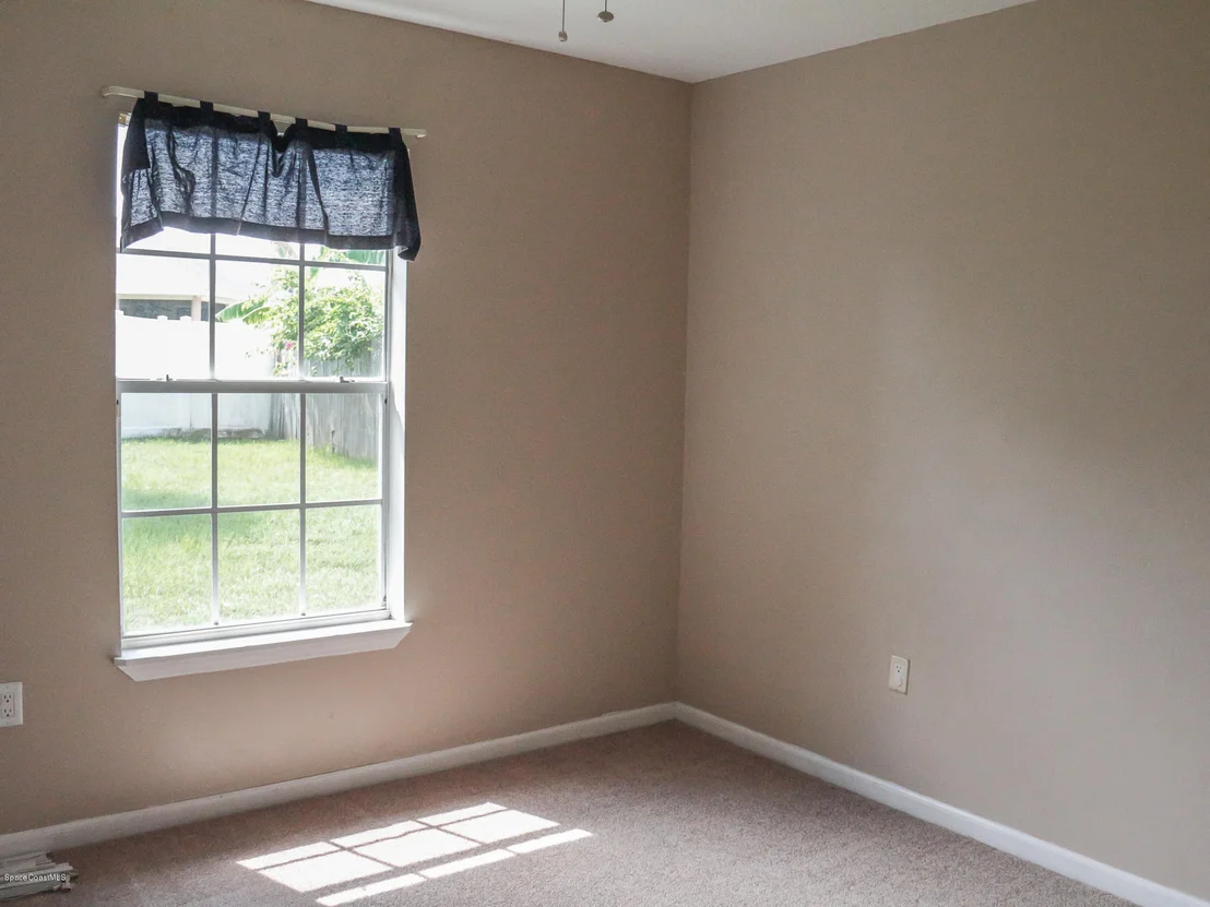 Photo of 1337 Heritage Acres Boulevard
