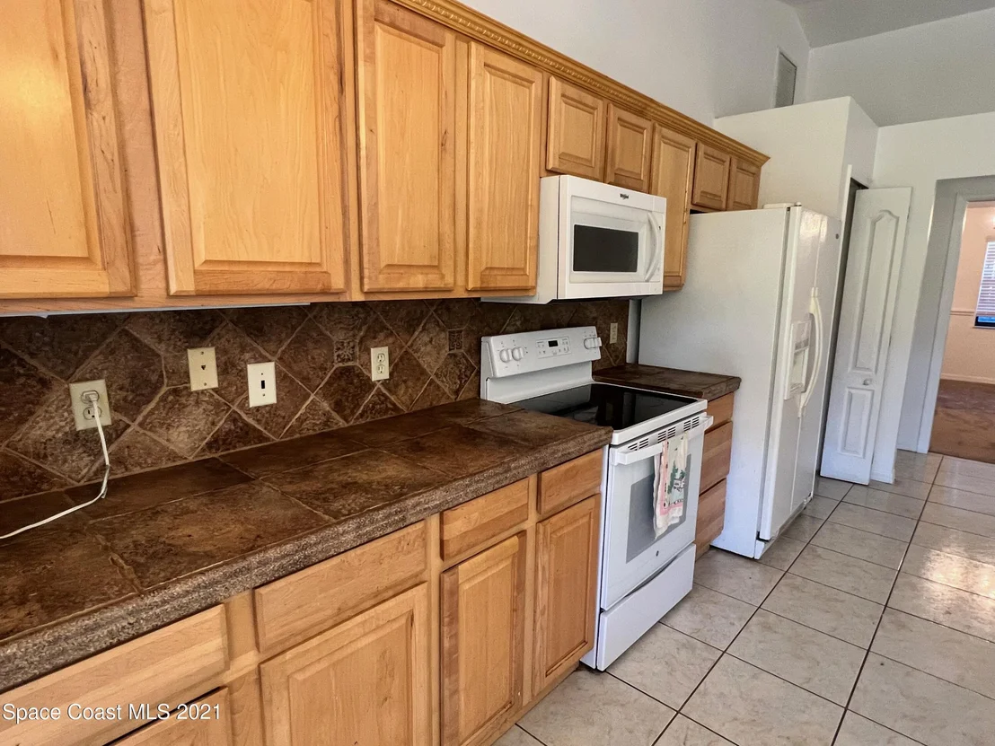 Photo of 2796 Rodeo Drive NE