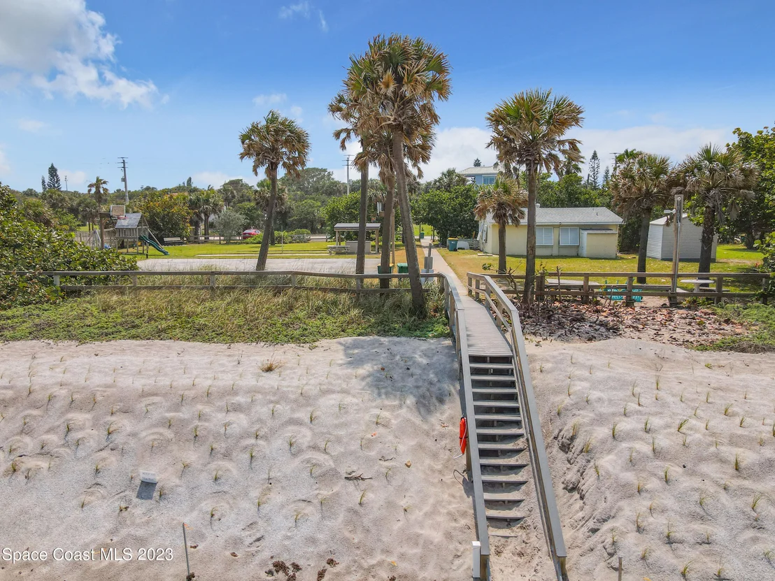 Photo of 6775 Angeles Road