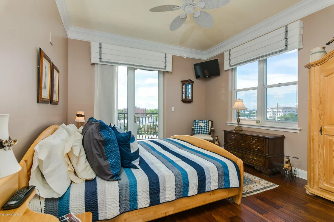 Photo of Unit 601 at 21 Riverside Drive