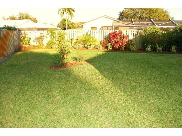 Photo of 860 Spring Oak