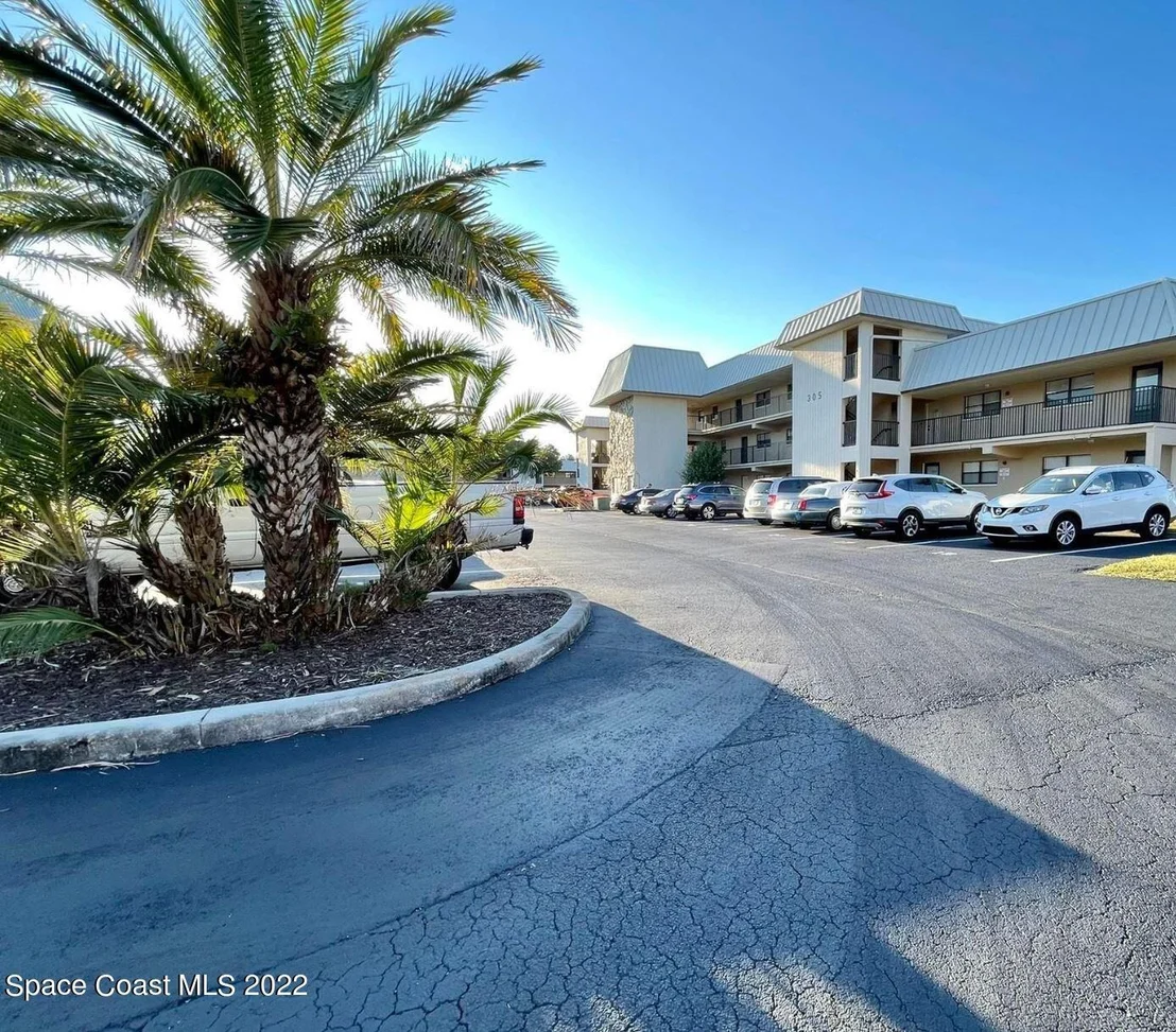 Photo of Unit 1231 at 305 Tangle Run Boulevard