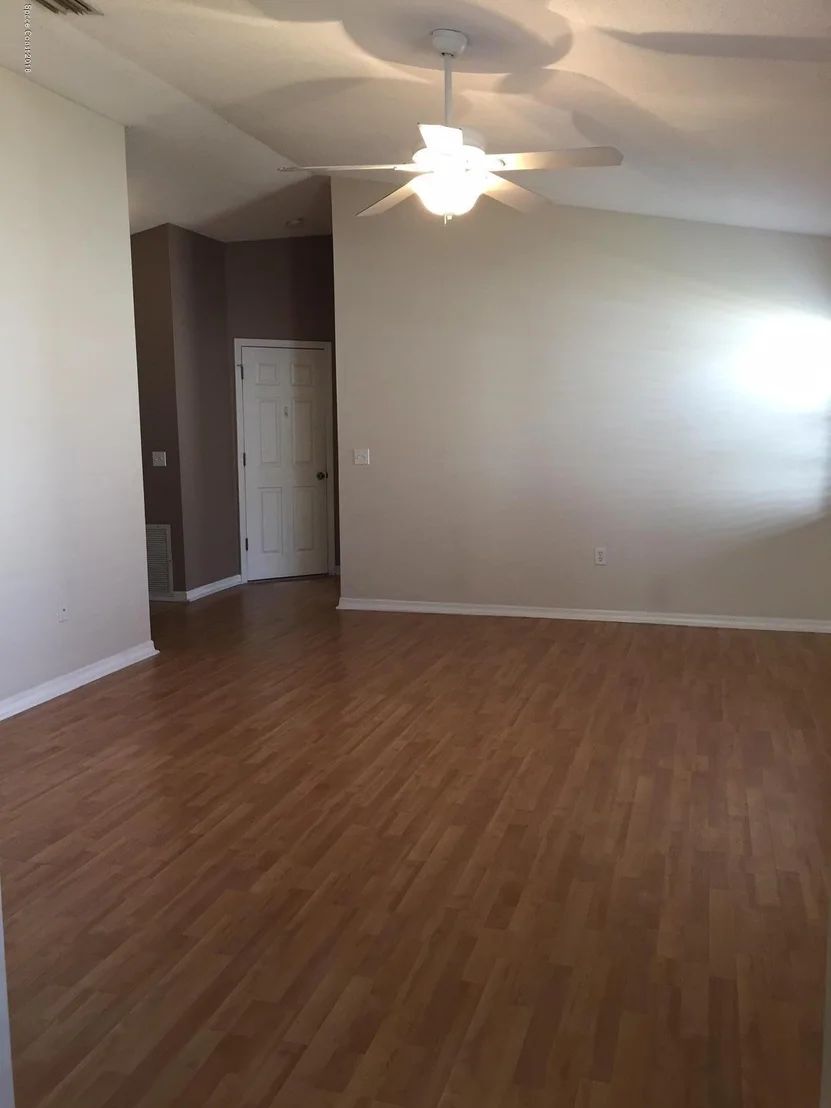 Photo of 805 Bracken NE