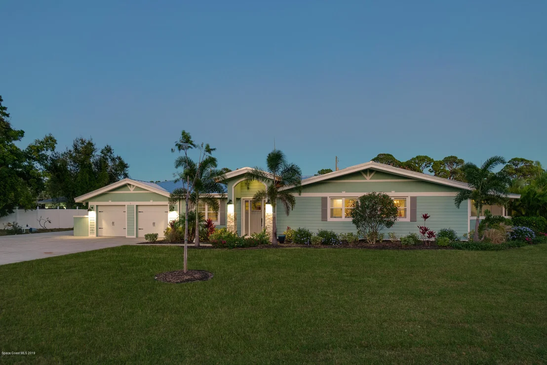 Photo of 905 Magnolia Drive