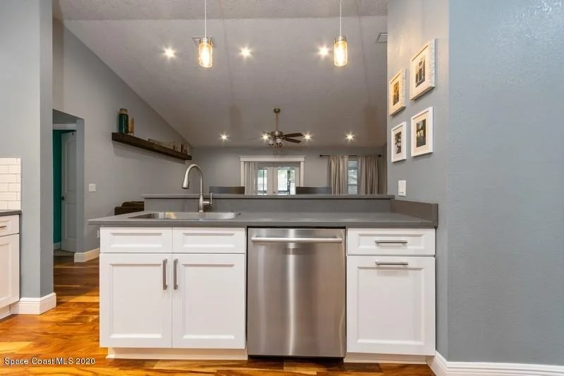 Photo of 6023 Elgin Road