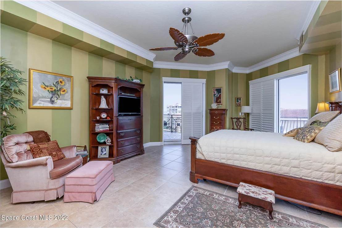 Photo of Unit 702 at 21 Riverside Drive