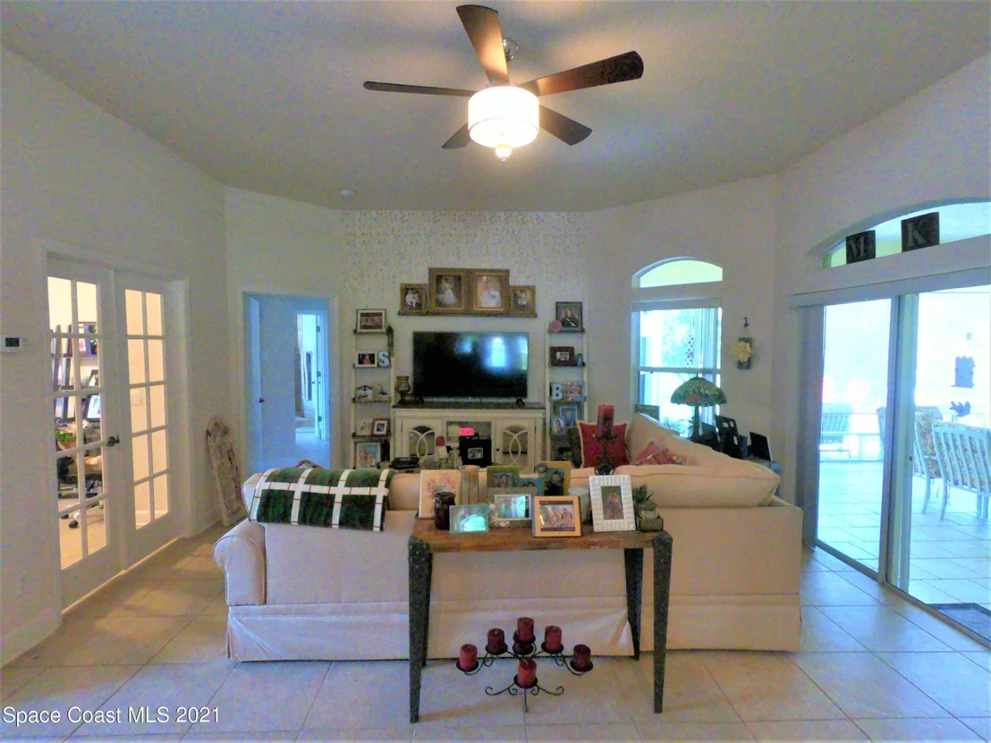 Photo of 1035 Starling Way
