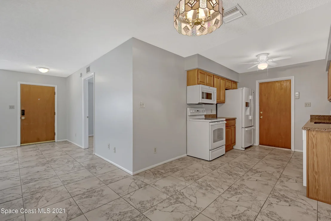 Photo of 2762 Hereford Road