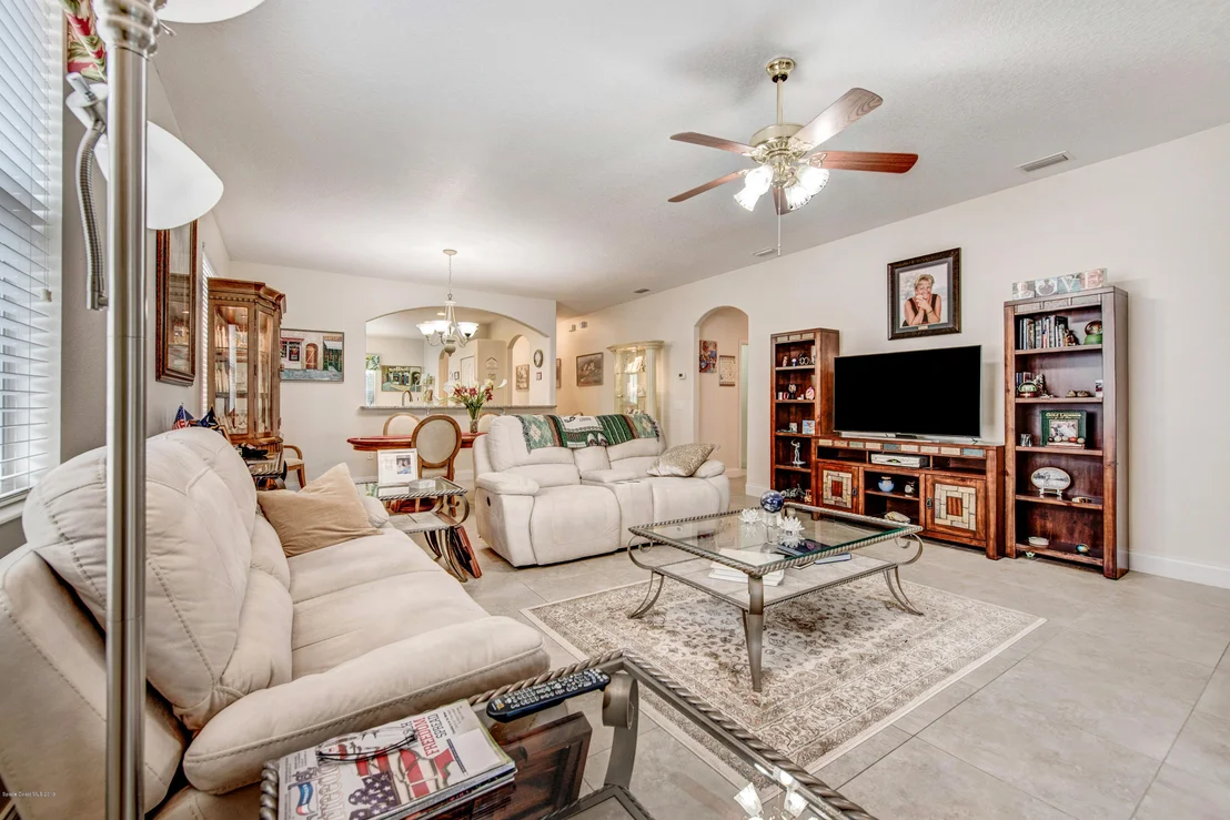 Photo of 412 Waterside Circle