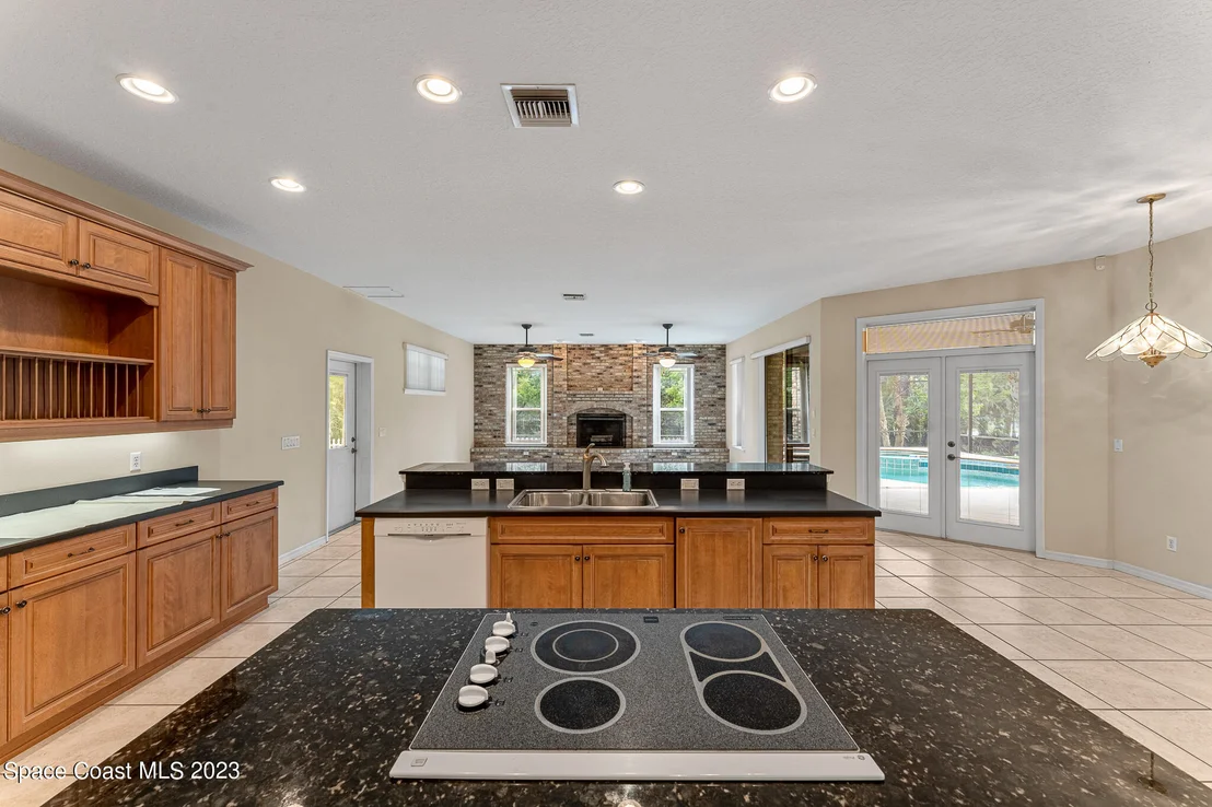 Photo of 927 Iron Bend Trail