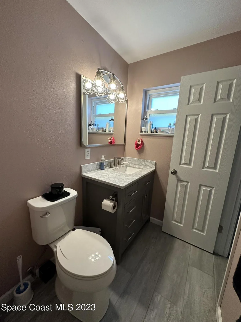 Photo of 989 Cardon Drive