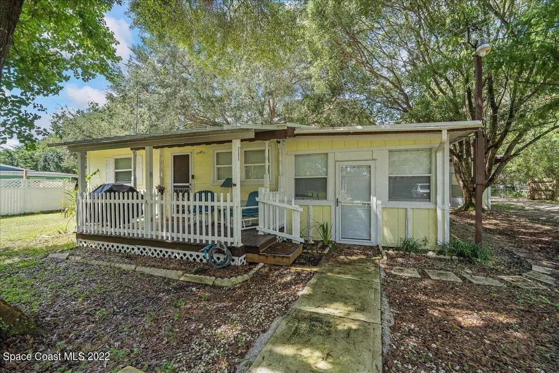Photo of 283 N Burnett Road