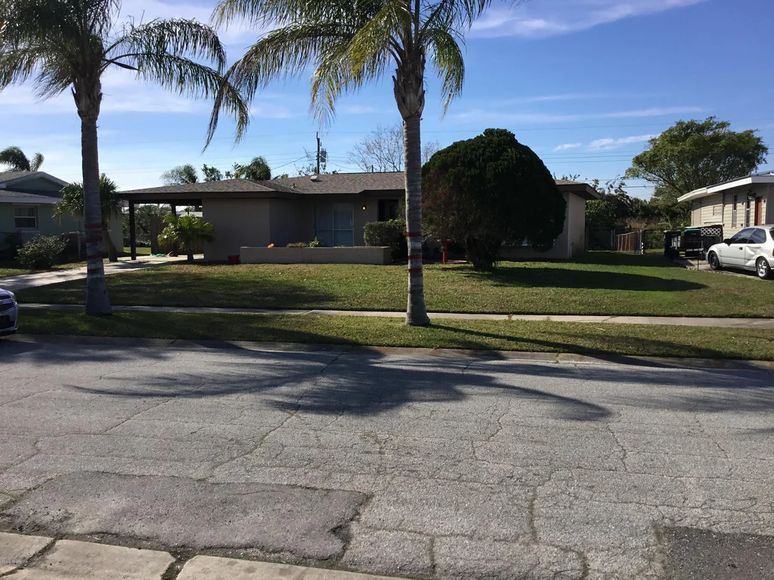 Photo of 760 Badger Drive NE