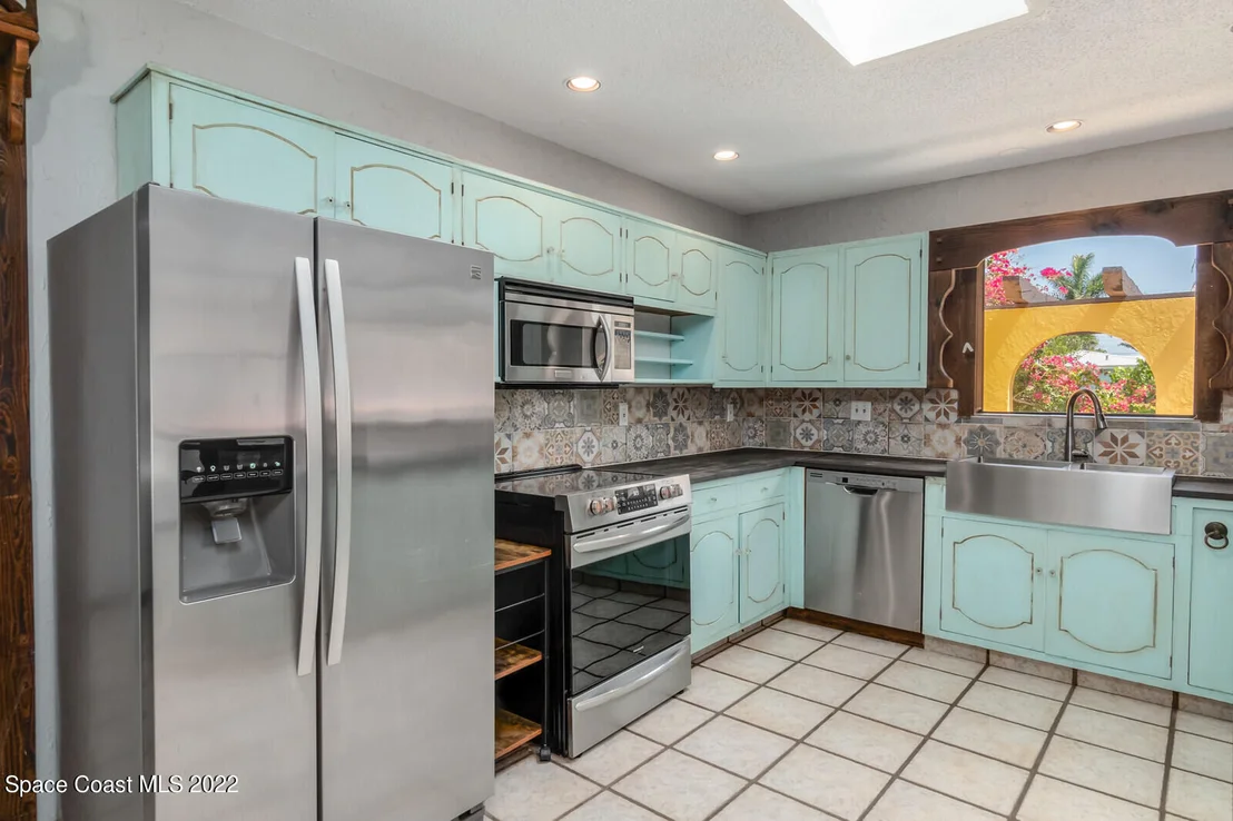 Photo of 140 9th Avenue