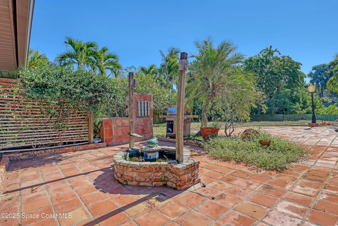 Photo of 235 Sand Dollar Road S
