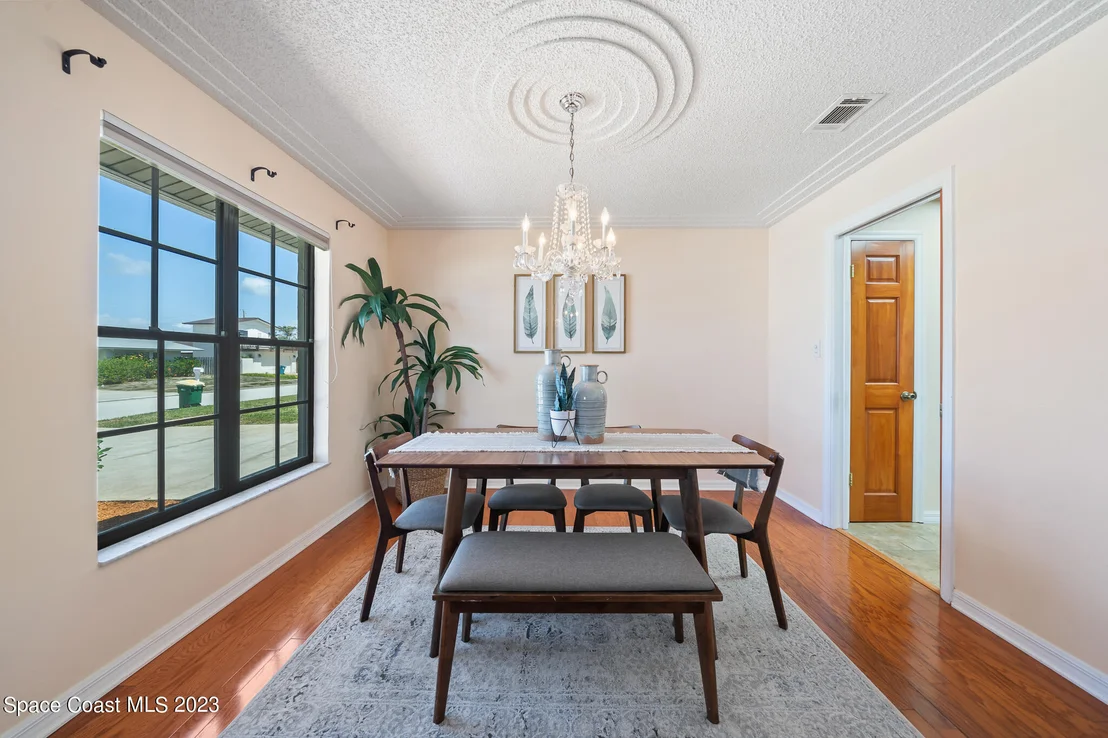 Photo of 715 Hibiscus Drive