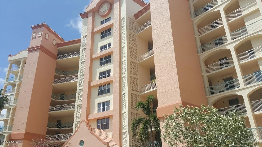 Photo of Unit 804 at 100 Riverside Drive