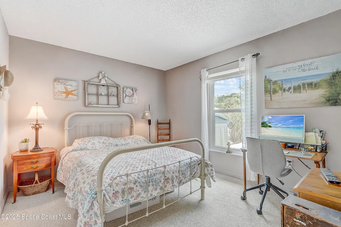 Photo of 711 Cayuga Avenue NE