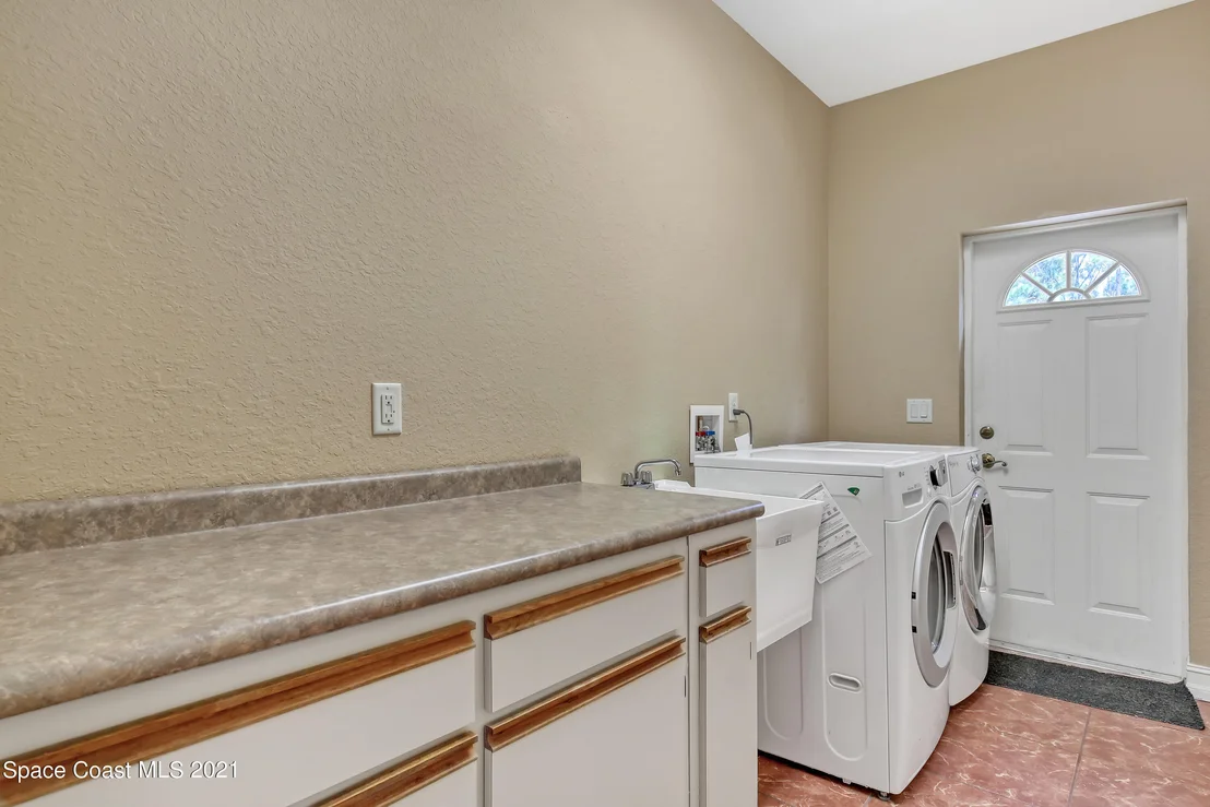 Photo of 2875 Kingfisher Way