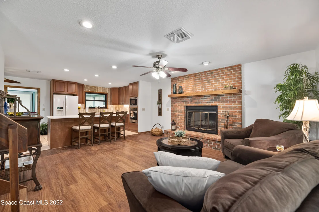 Photo of 3925 Milwaukee Avenue