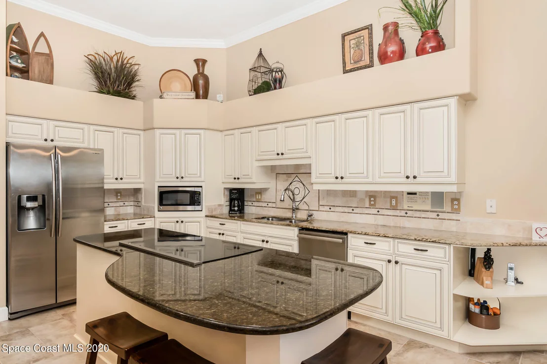Photo of 889 Oak Park Drive