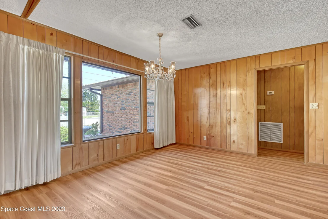 Photo of 2638 SE 32nd Street