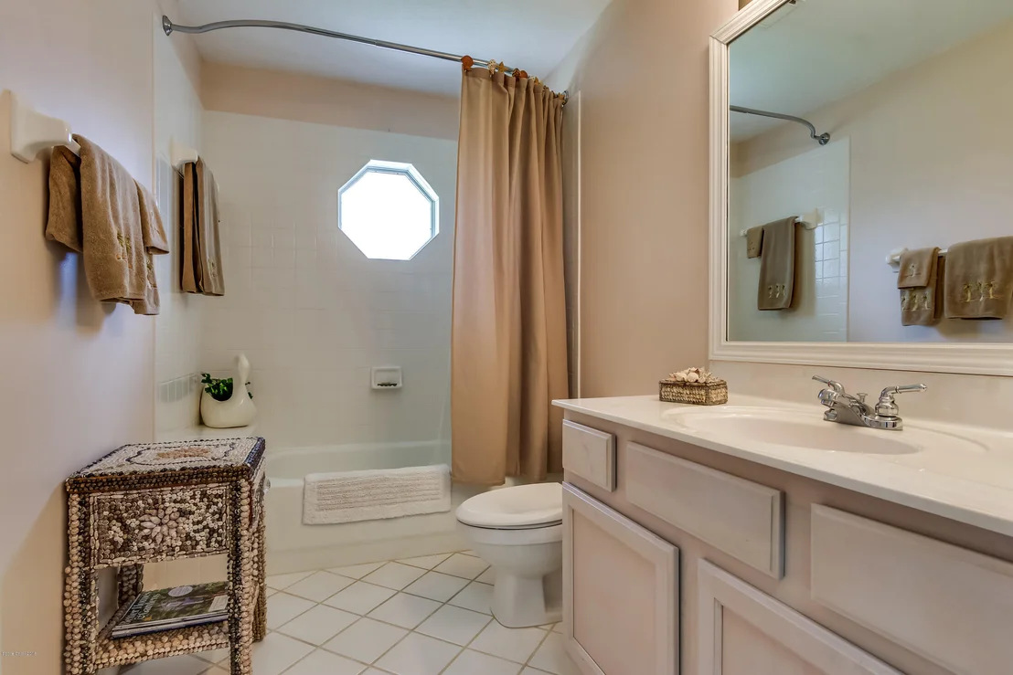 Photo of 777 Seymour Road NE