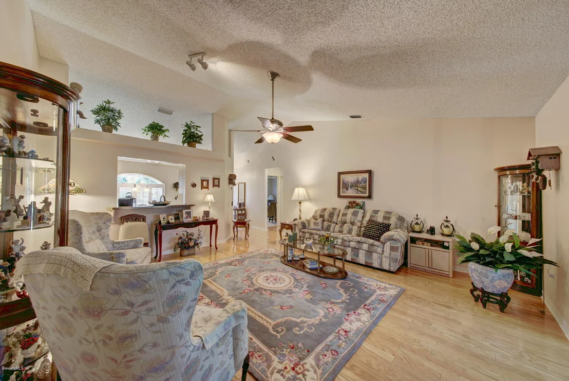 Photo of 1057 Jacaranda Circle