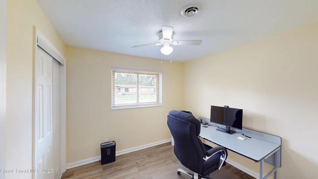 Photo of 1045 Green Road